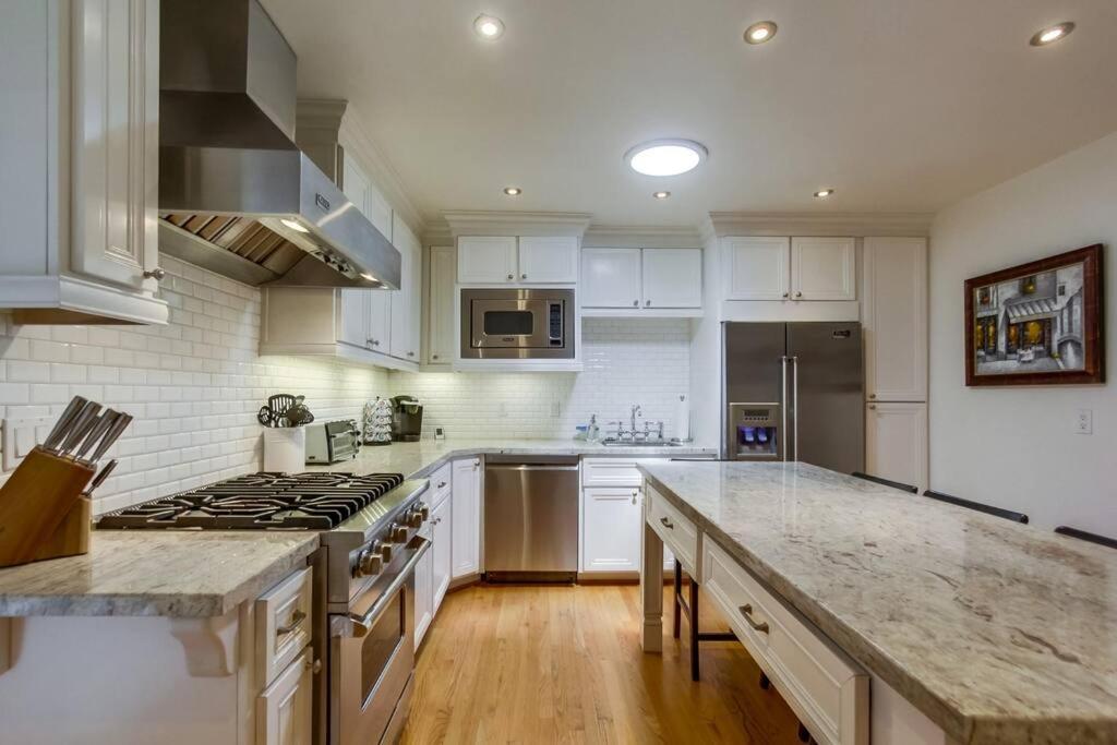 Cozy Craftsman Bungalow, Hillcrest/Mission Hills Сан-Диего Экстерьер фото